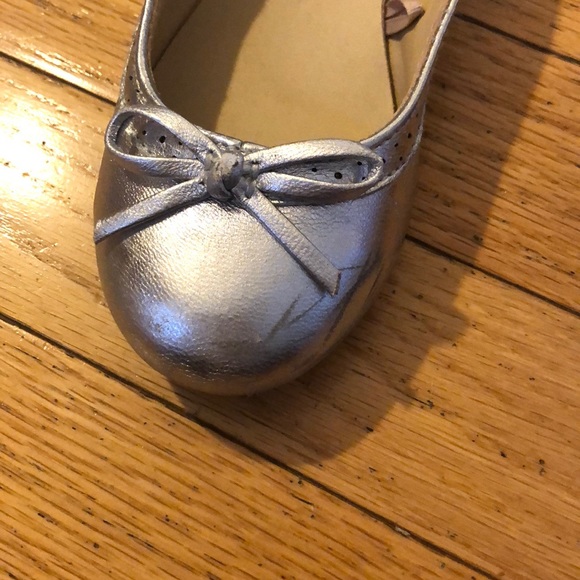 Janie and Jack silver flats size 9 - Picture 5 of 6